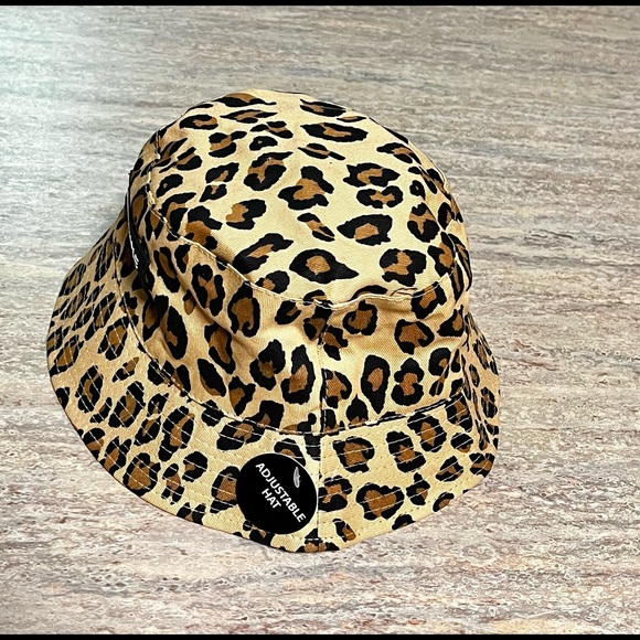 New Kendall & Kylie cheetah print hat - Picture 3 of 11